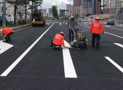 热熔标线施工温度要求？道路标线施工厂家为你介绍